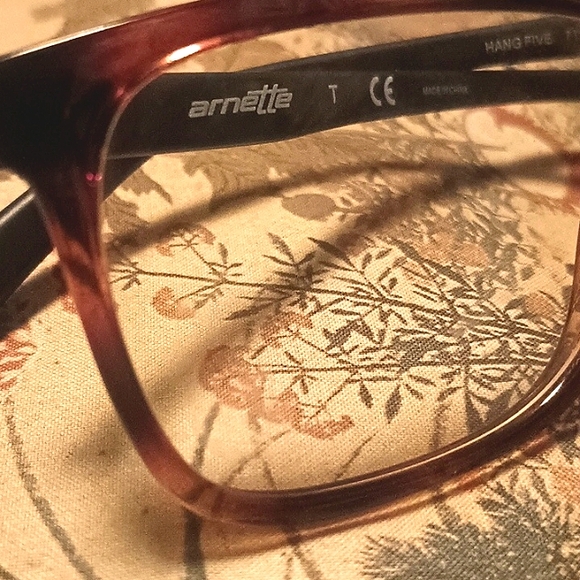 arnette you glad I didn't say banana? - Picture 2 of 7